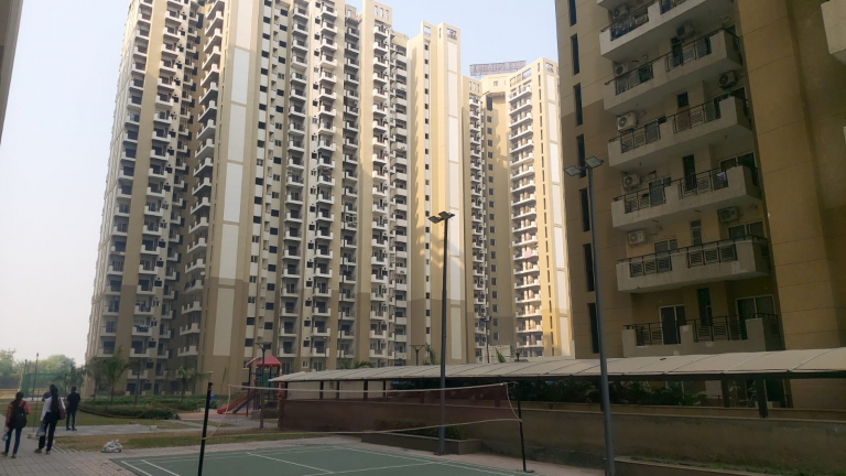 IITL Nimbus Express Park View Ready to Move Flats